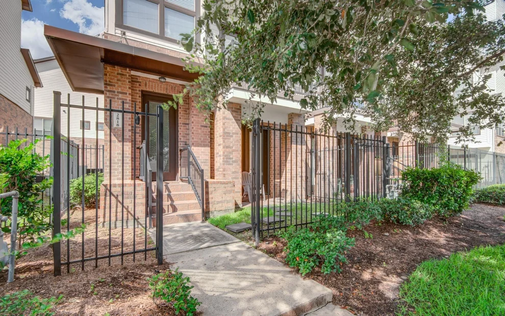 Unit for sale at 2818 Polk Street, Houston, TX 77003