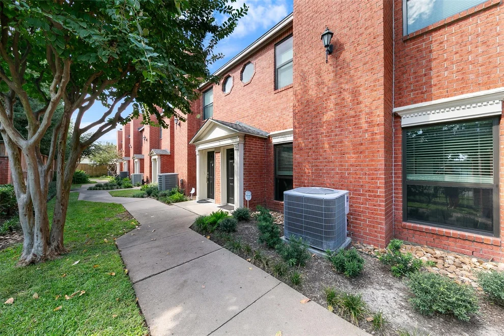 Unit for sale at 3330 Las Palmas Street, Houston, TX 77027