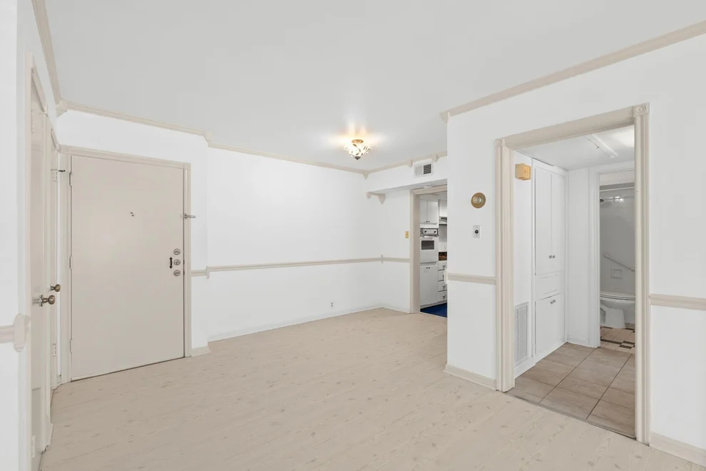 Unit for sale at 2601 Bellefontaine Street, Houston, TX 77025