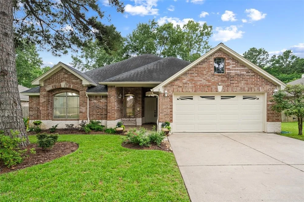 Unit for sale at 12909 Victoria Regina Drive, Montgomery, TX 77356