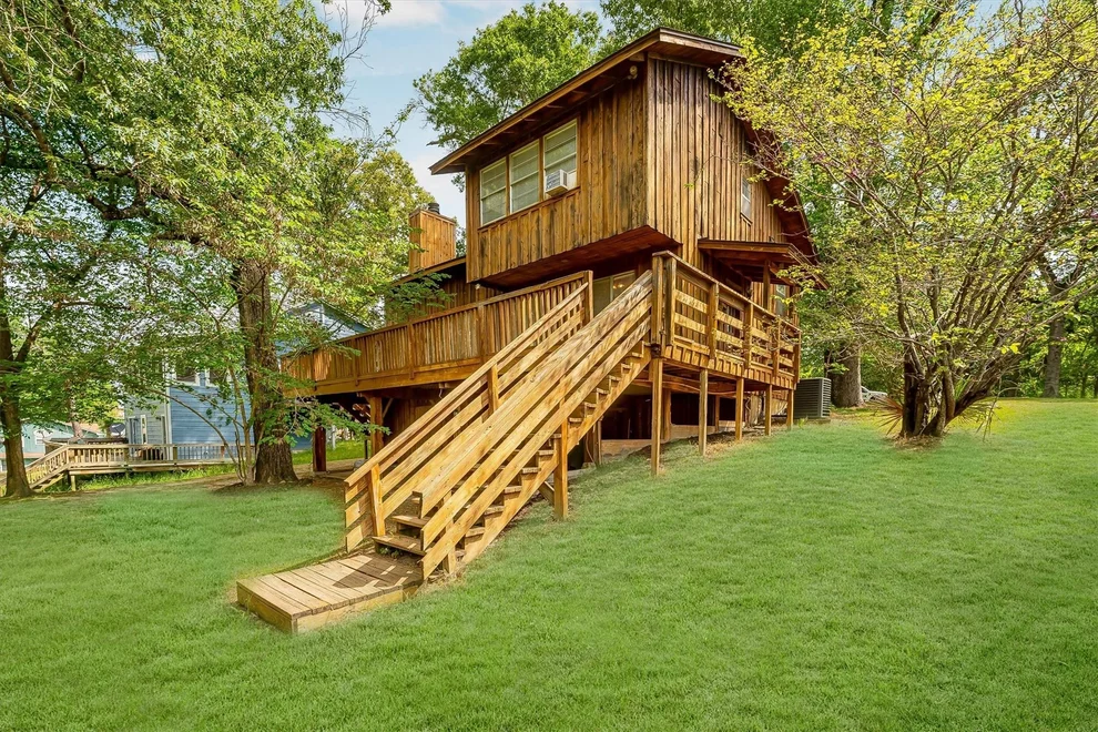 Unit for sale at 7 Lake Drive, Huntsville, TX 77320