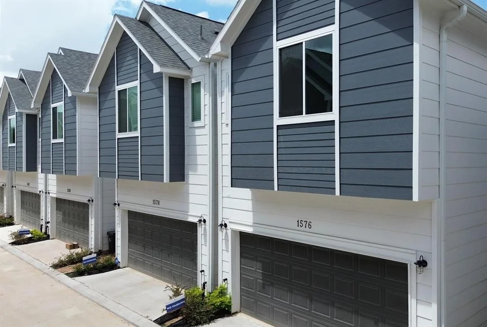 Unit for sale at 1560 W Tidwell Road, Houston, TX 77091