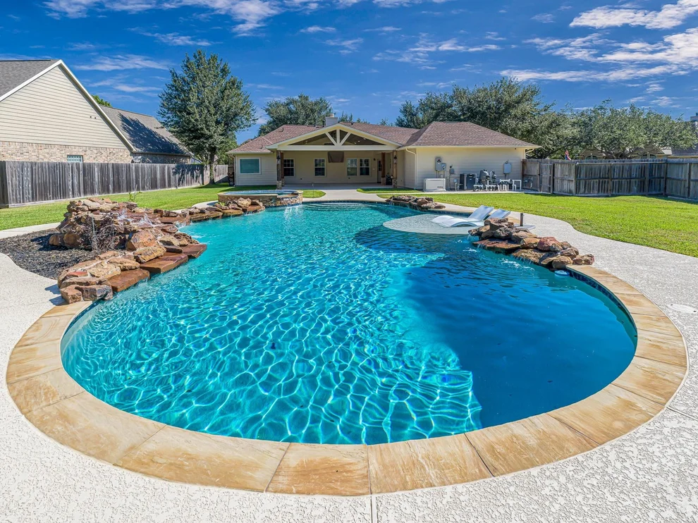 Unit for sale at 1101 Fern Street, Katy, TX 77493