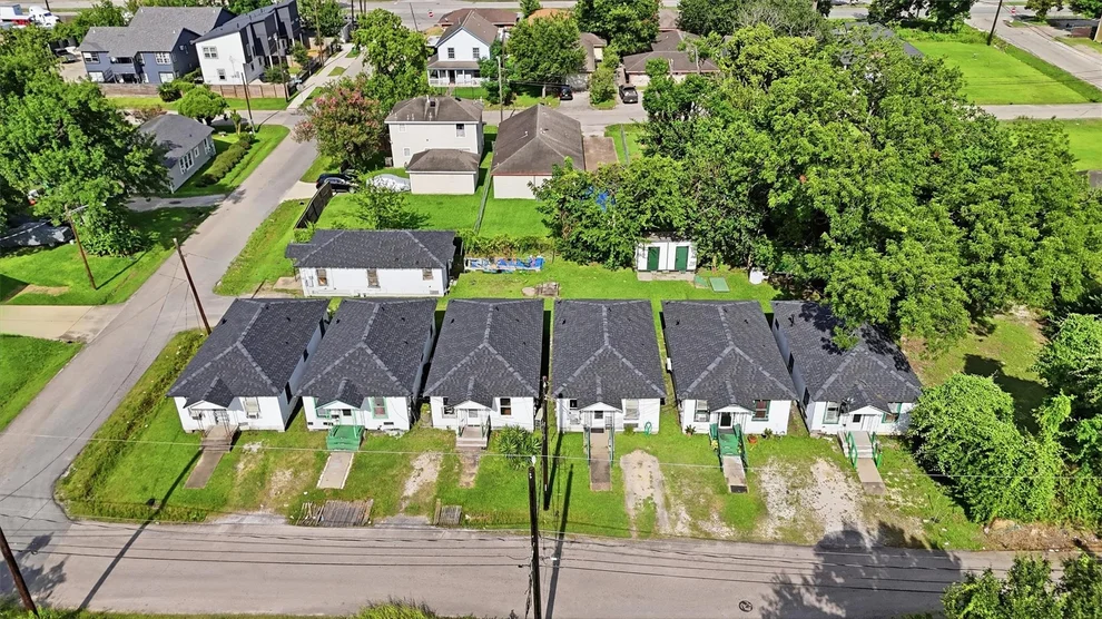 Unit for sale at 2222 Erastus Street, Houston, TX 77020