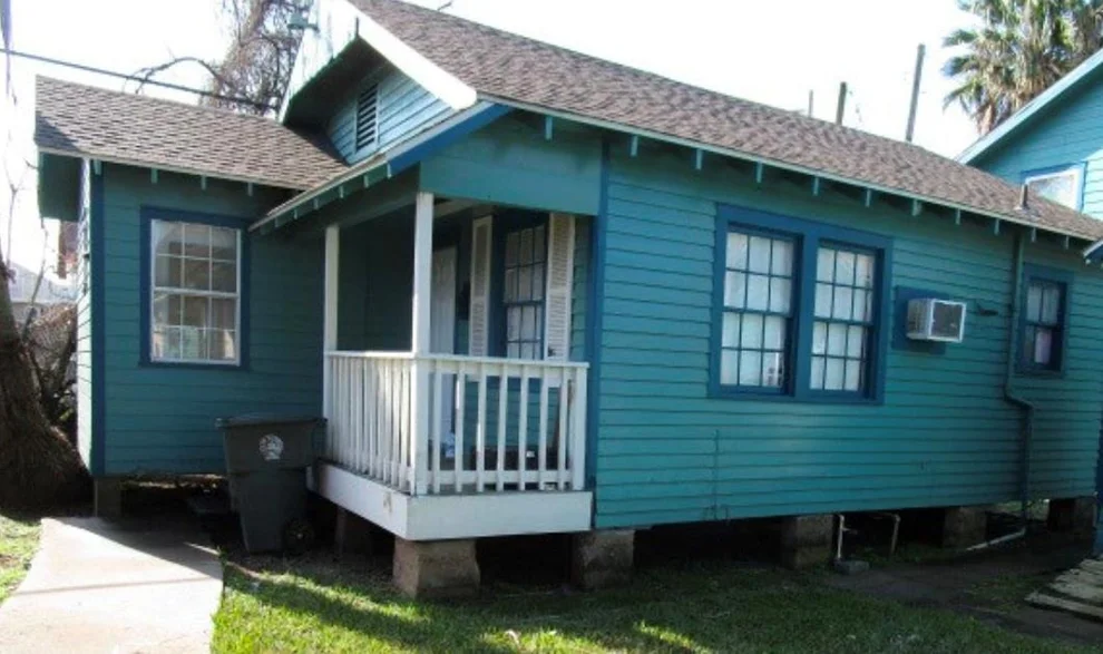 Unit for sale at 3705 Winnie, Galveston, TX 77550