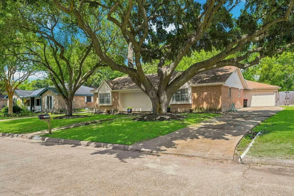 Unit for sale at 11707 Moltere Drive, Houston, TX 77065