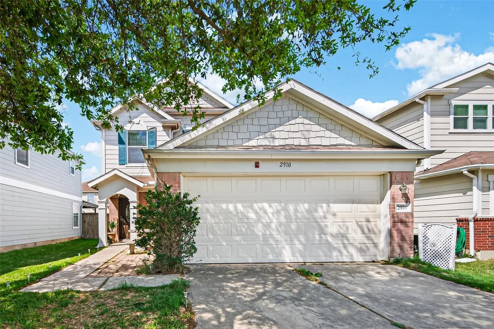Unit for sale at 2910 Yearling Colt Court, Houston, TX 77038