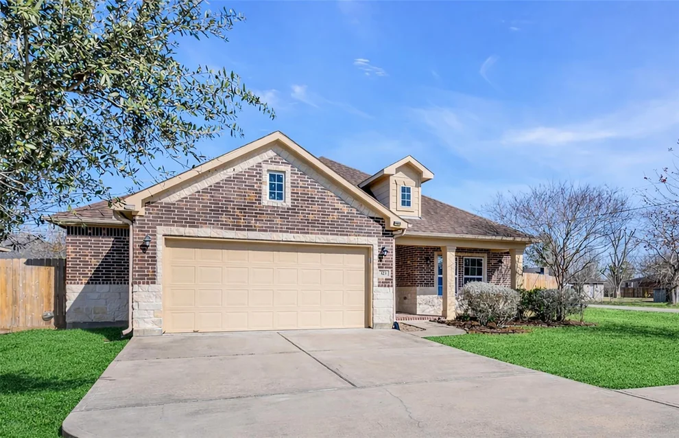 Unit for sale at 323 Texas Avenue, Arcola, TX 77583