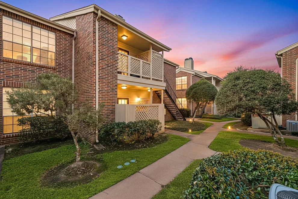 Unit for sale at 2121 El Paseo Street, Houston, TX 77054