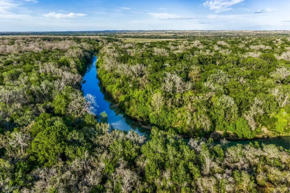 Unit for sale at 687 County Road 340, Gonzales, TX 78629
