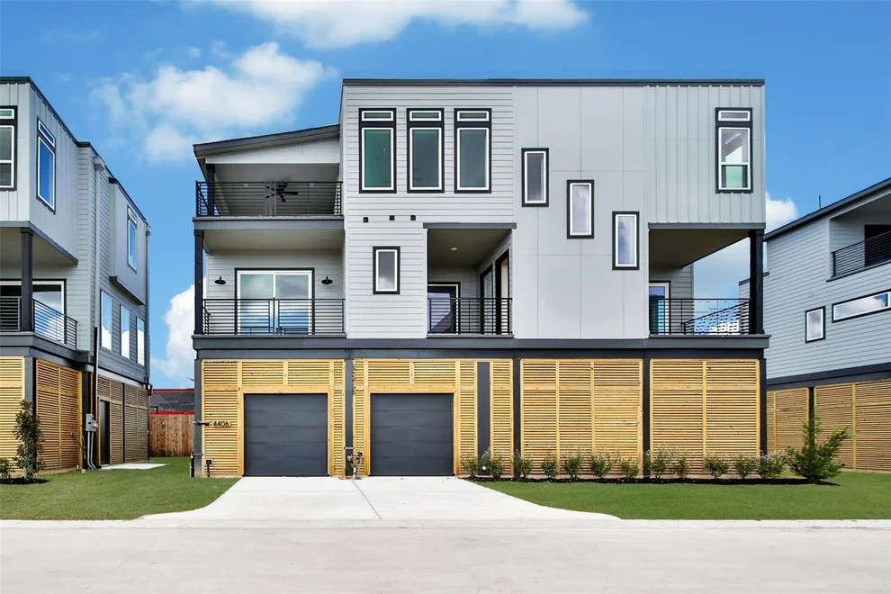 Unit for sale at 4406 Anthony Court Lane, Seabrook, TX 77586
