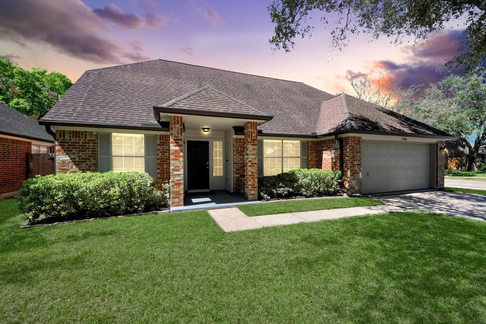 Unit for sale at 2506 Foxden Drive, Pearland, TX 77584