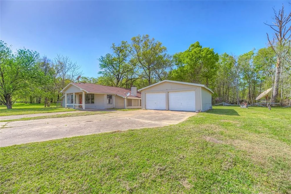 Unit for sale at 20 W Oakridge Drive, Point Blank, TX 77364