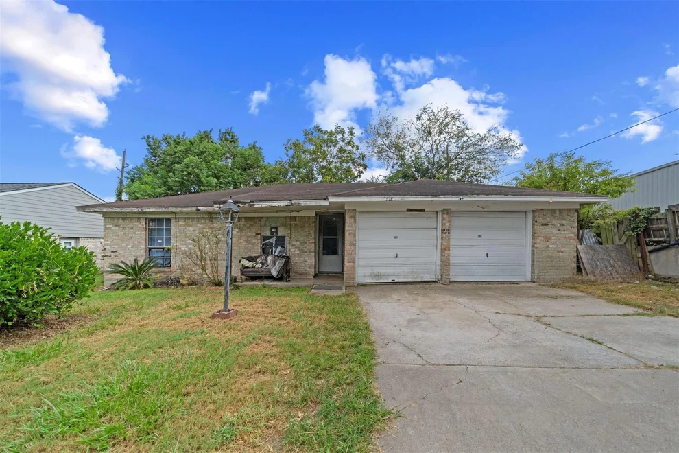 Unit for sale at 717 Phyllis Court, Conroe, TX 77303