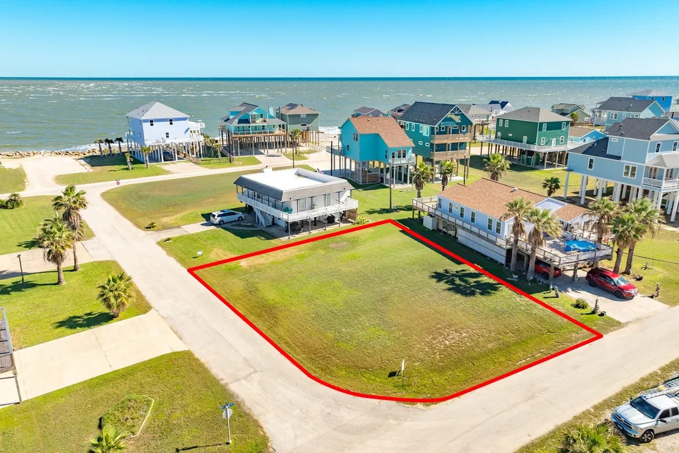 Unit for sale at 13026 Buccaneer Parkway, Freeport, TX 77541