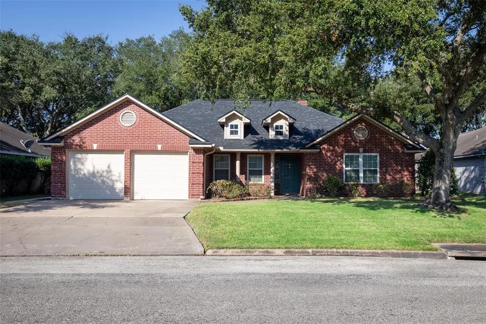 Unit for sale at 2721 Brook Bend Lane, El Campo, TX 77437