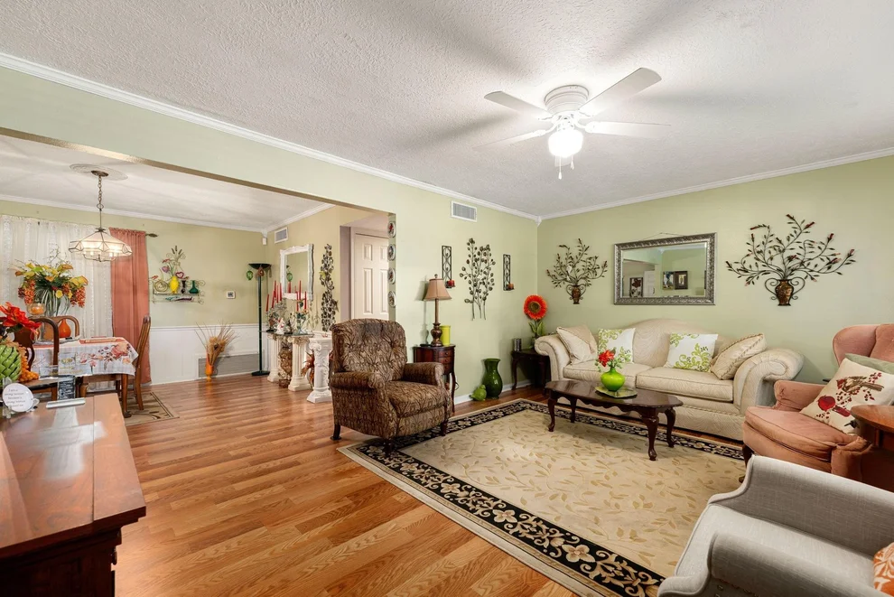 Unit for sale at 1811 Myrtle Street, Liberty, TX 77575