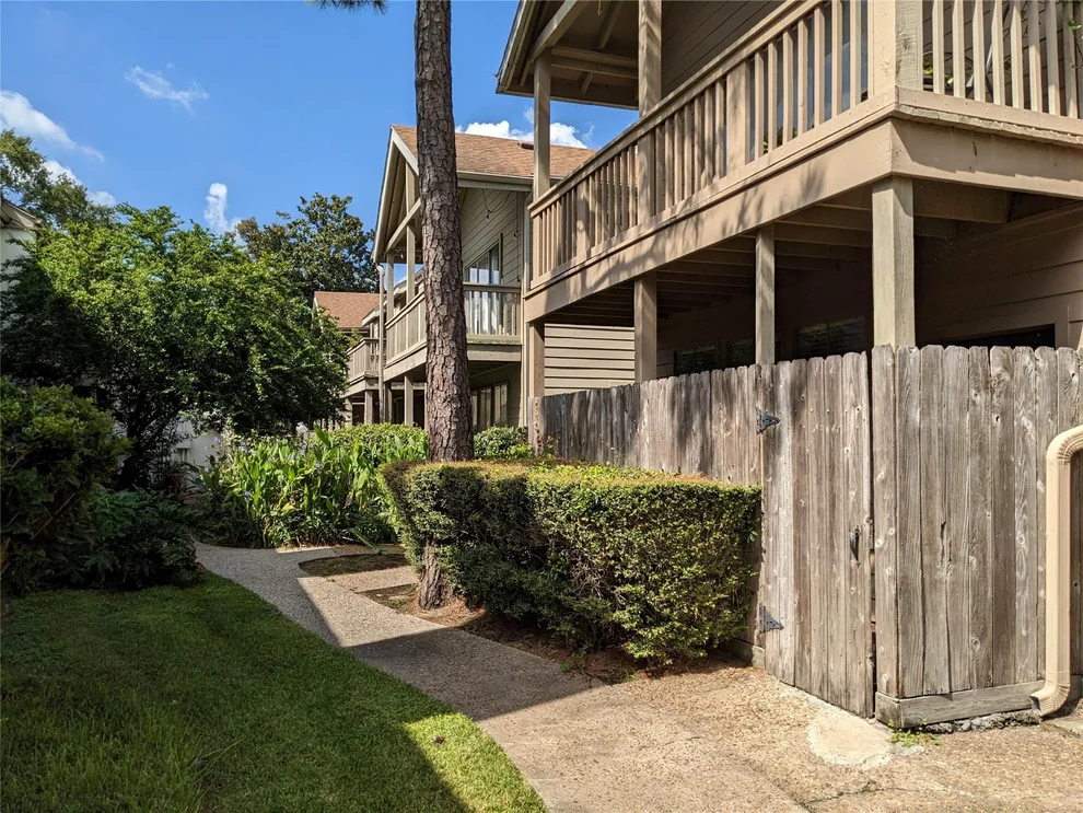 Unit for sale at 2100 Tanglewilde Street, Houston, TX 77063