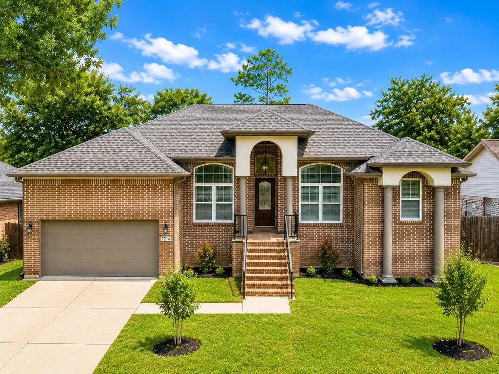 Unit for sale at 7214 Deep Forest Drive, Houston, TX 77088