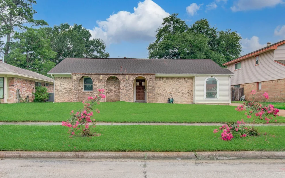 Unit for sale at 510 Mistywood Drive, Houston, TX 77090