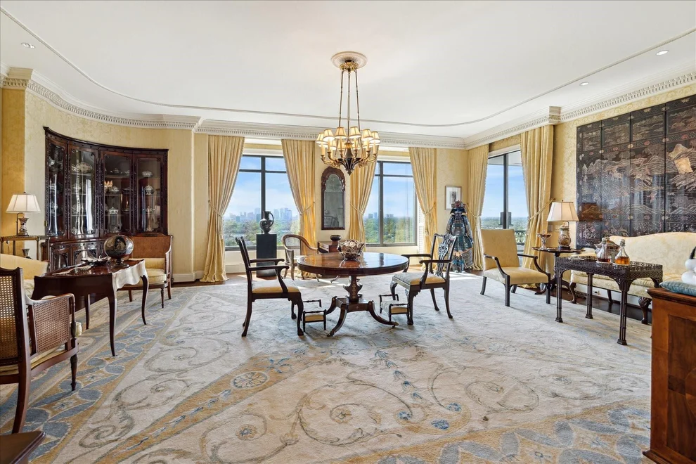 Unit for sale at 2121 Kirby Drive, Houston, TX 77019