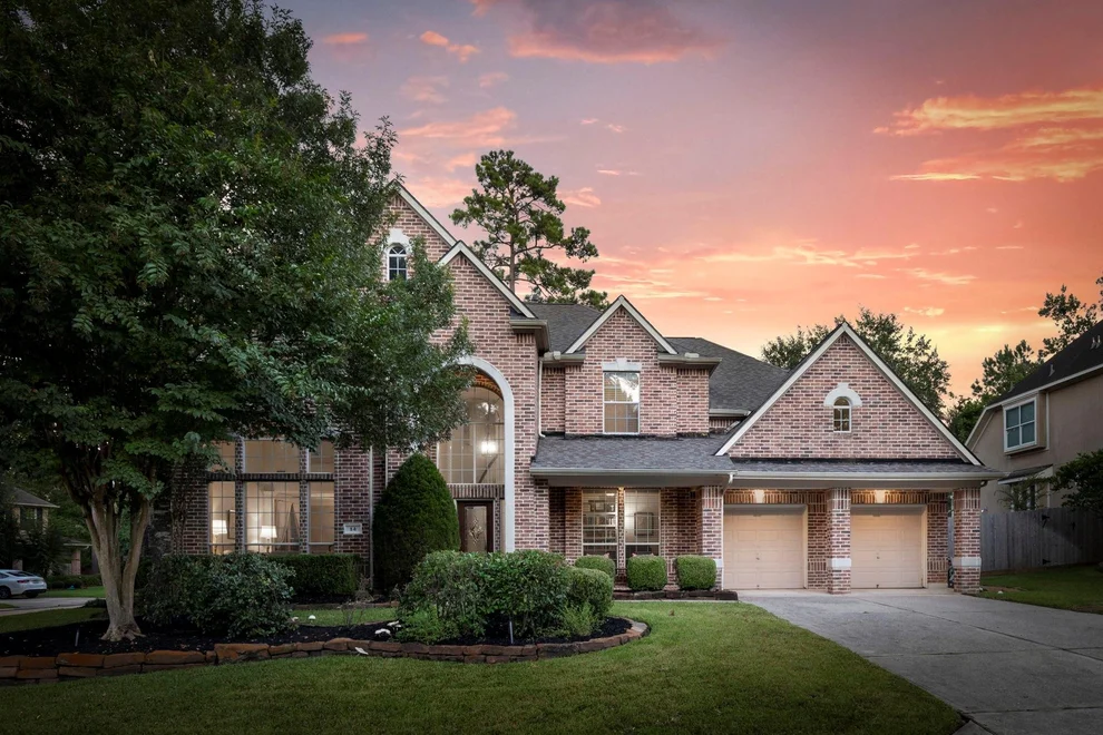 Unit for sale at 14 Mammoth Springs Court, The Woodlands, TX 77382