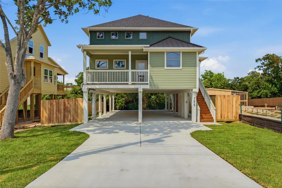 Unit for sale at 733 S Carroll Street, La Porte, TX 77571