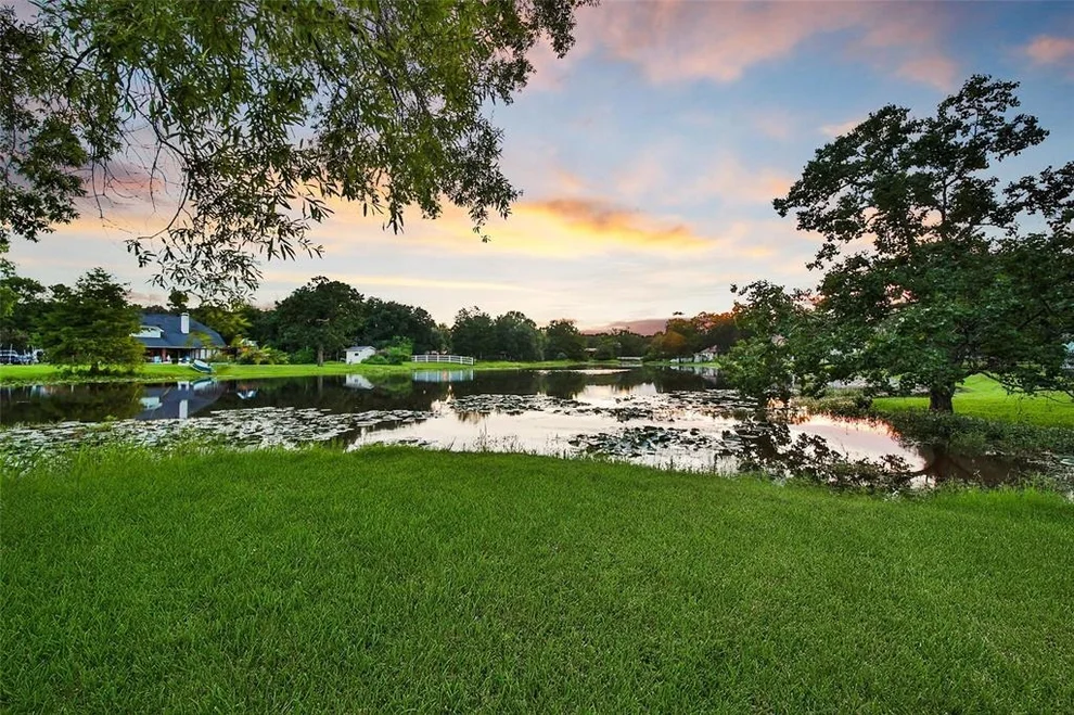 Unit for sale at 11927 Water Oak Drive, Magnolia, TX 77354