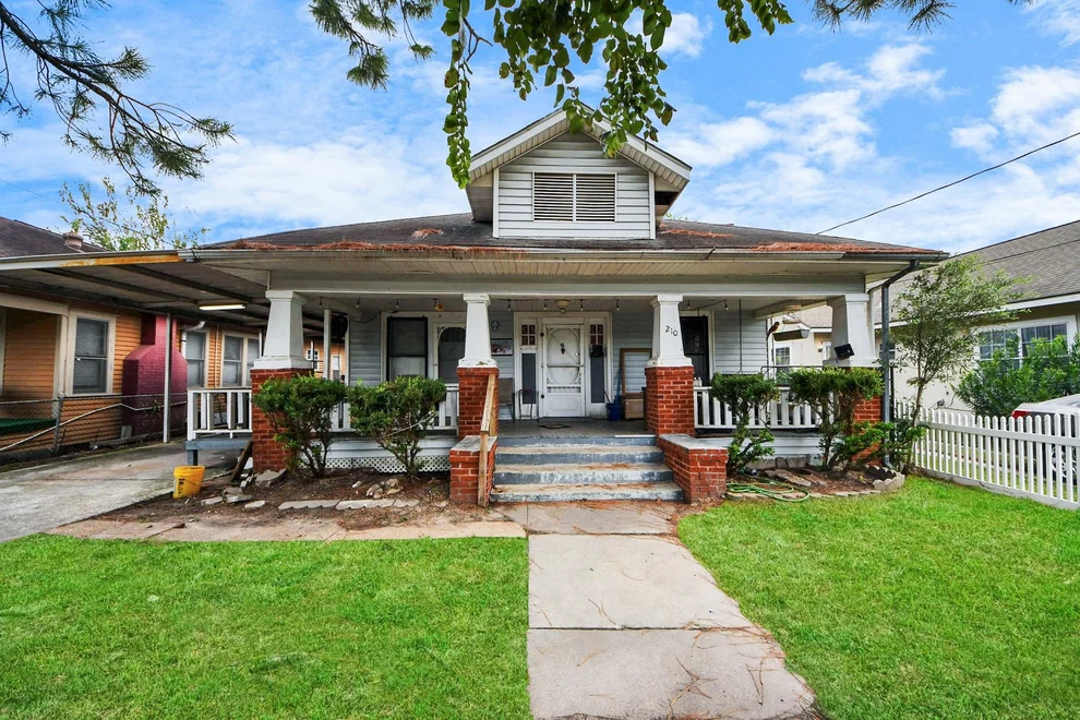 Unit for sale at 210 Linwood Street, Houston, TX 77011