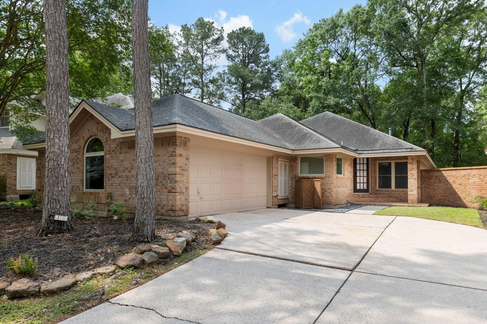 Unit for sale at 30 Cedar Chase Place, The Woodlands, TX 77381