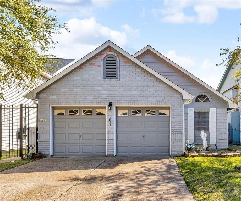 Unit for sale at 928 Hartman Drive, Baytown, TX 77521