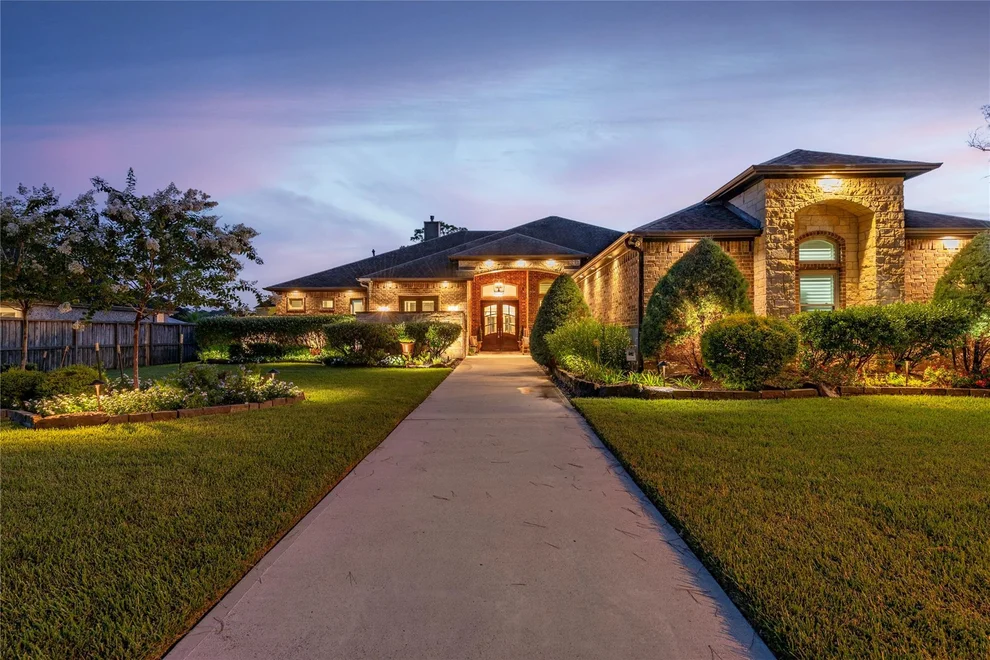 Unit for sale at 405 Old Orchard Way, Dickinson, TX 77539