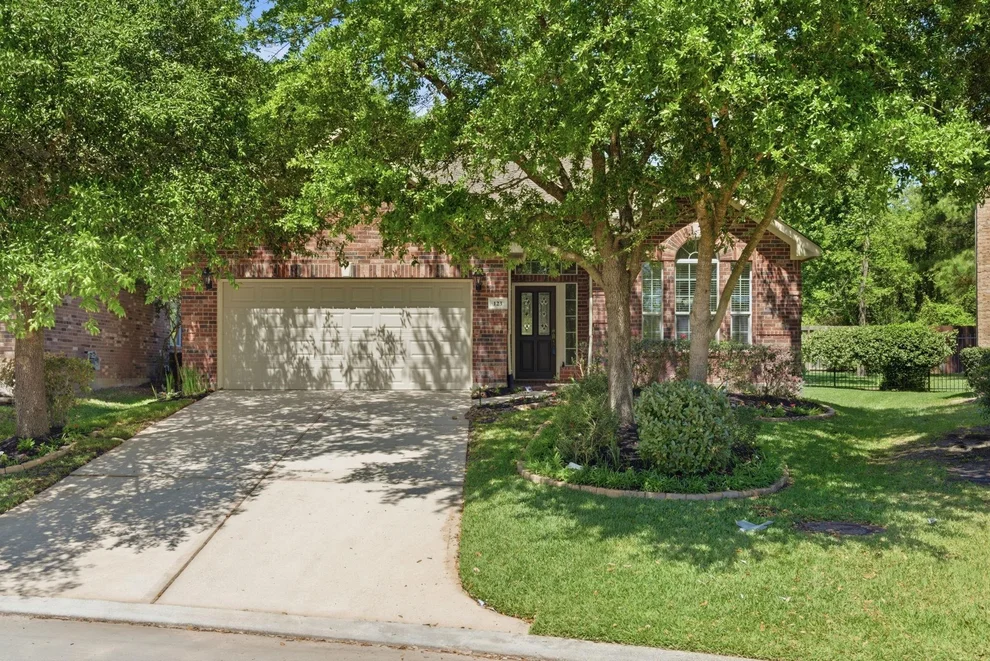 Unit for sale at 123 N Hawkhurst Circle, Magnolia, TX 77354