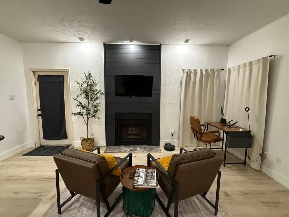 Unit for sale at 2011 Spenwick Drive, Houston, TX 77055