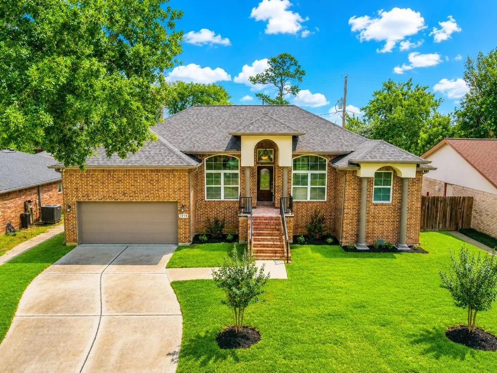 Unit for sale at 7214 Deep Forest Drive, Houston, TX 77088