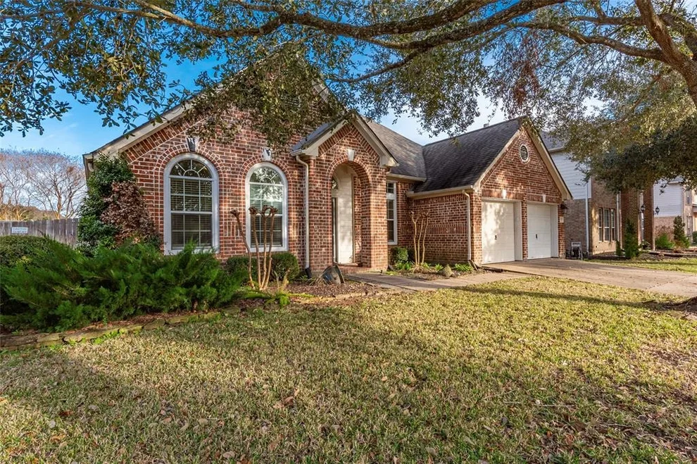 Unit for sale at 3703 Canterbury Park Drive, Pearland, TX 77584