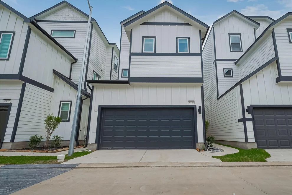 Unit for sale at 8927 Grovner Place, Houston, TX 77055