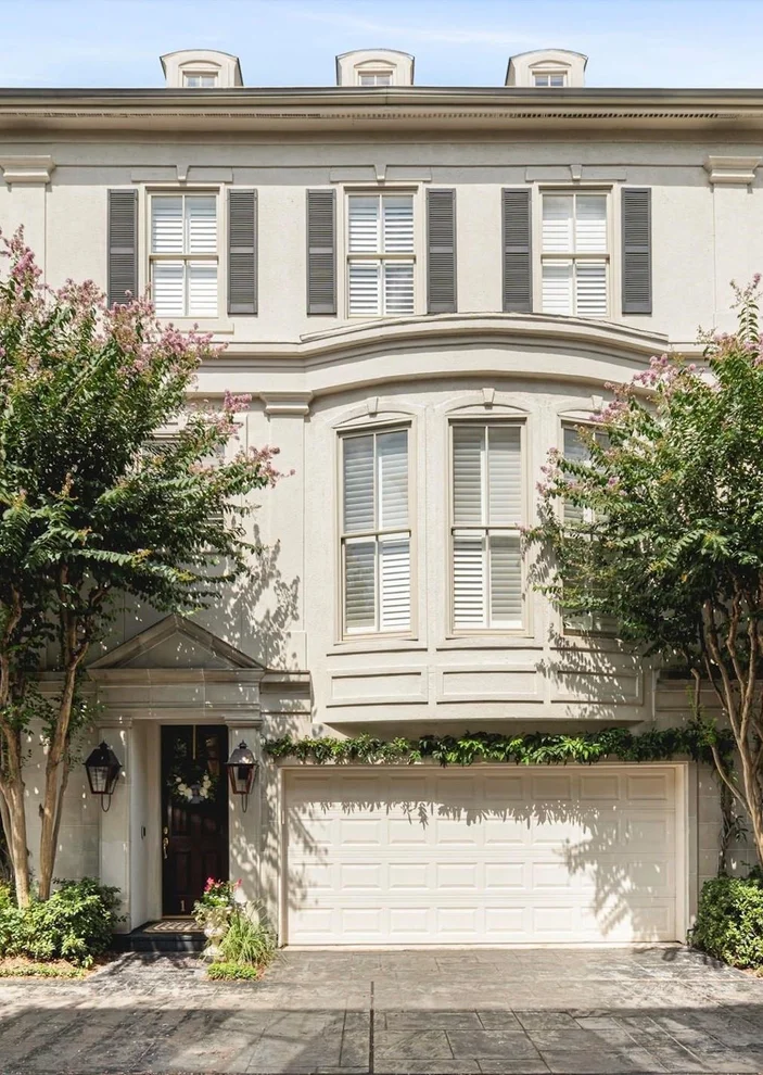 Unit for sale at 124 Oak Place Drive, Houston, TX 77006