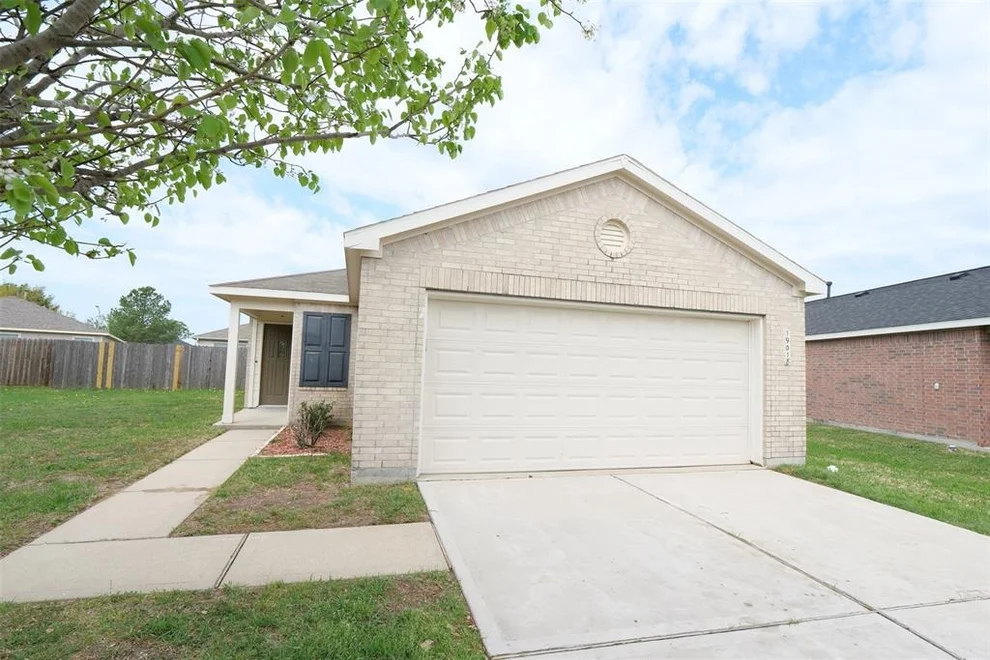Unit for sale at 19018 Broken Lance Lane, Cypress, TX 77433