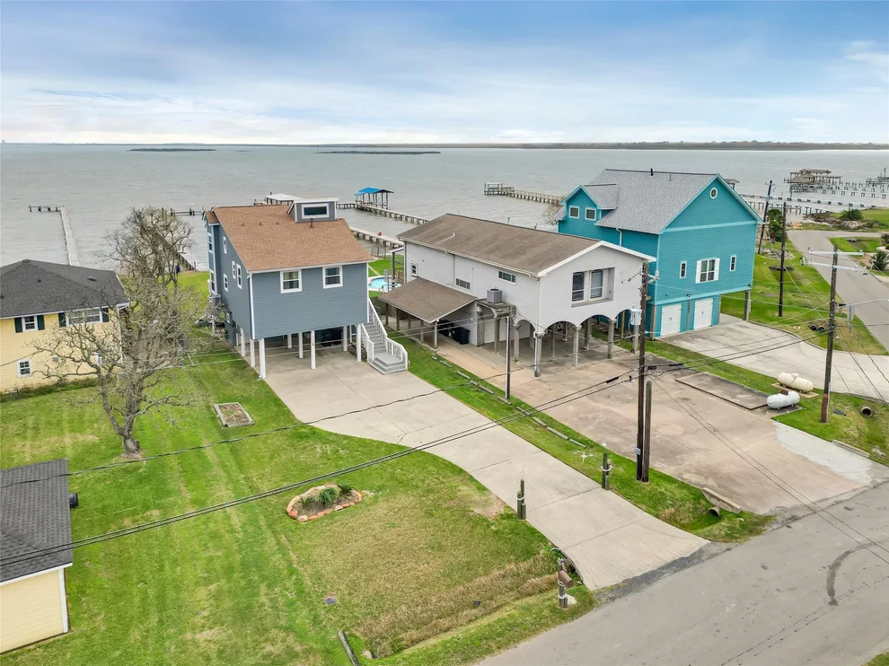 Unit for sale at 1547 John Street, Dickinson, TX 77539