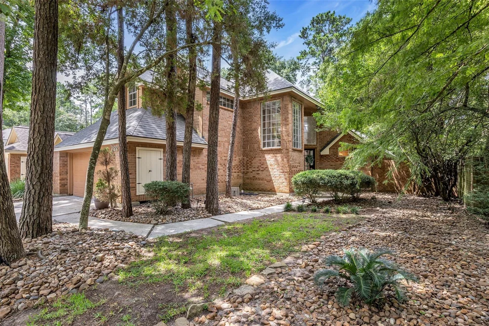 Unit for sale at 22 Cedar Chase Place, The Woodlands, TX 77381