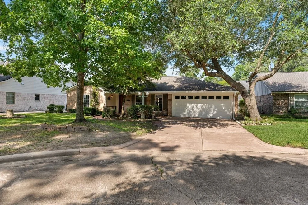 Unit for sale at 4415 Fallbrook Drive, Houston, TX 77018