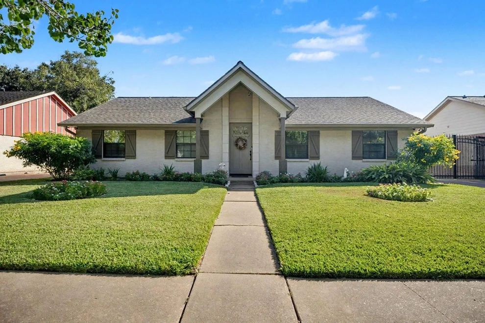 Unit for sale at 8515 Edgemoor Drive, Houston, TX 77036