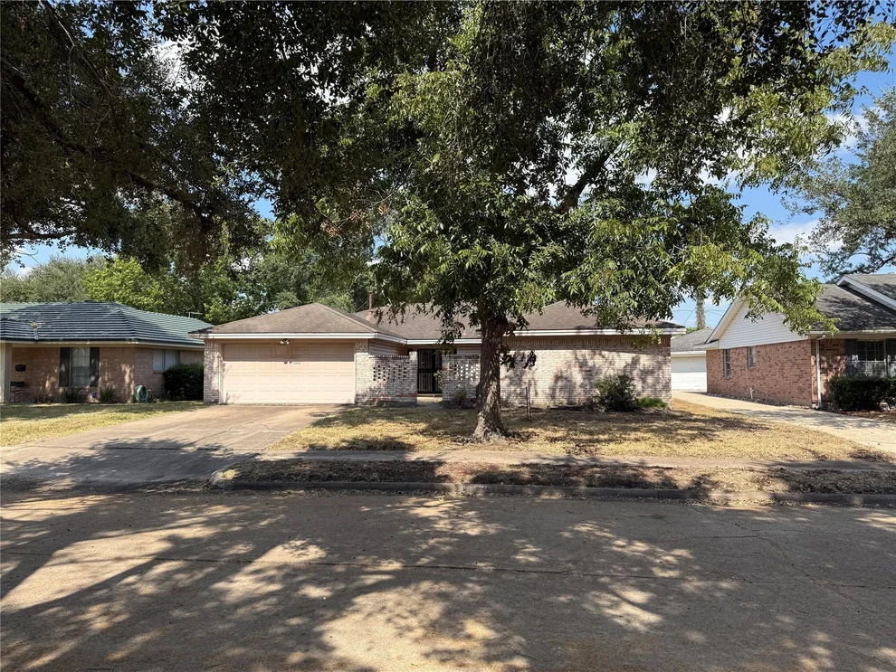 Unit for sale at 5822 Birchmont Drive, Houston, TX 77092