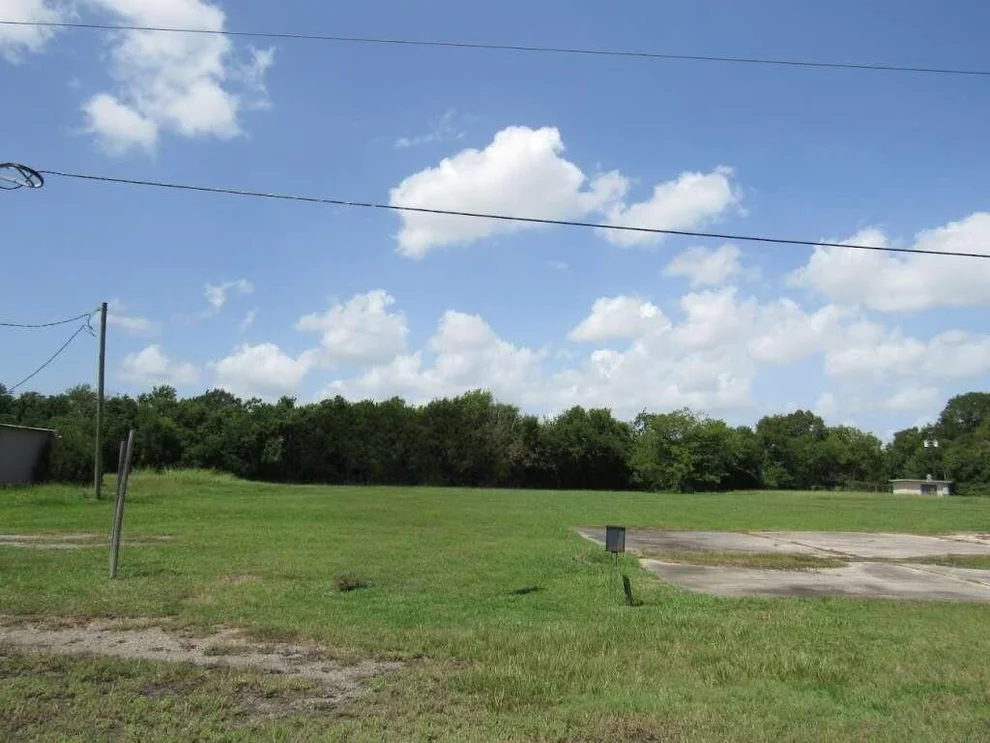 Unit for sale at 1702 S Broadway Street, La Porte, TX 77571