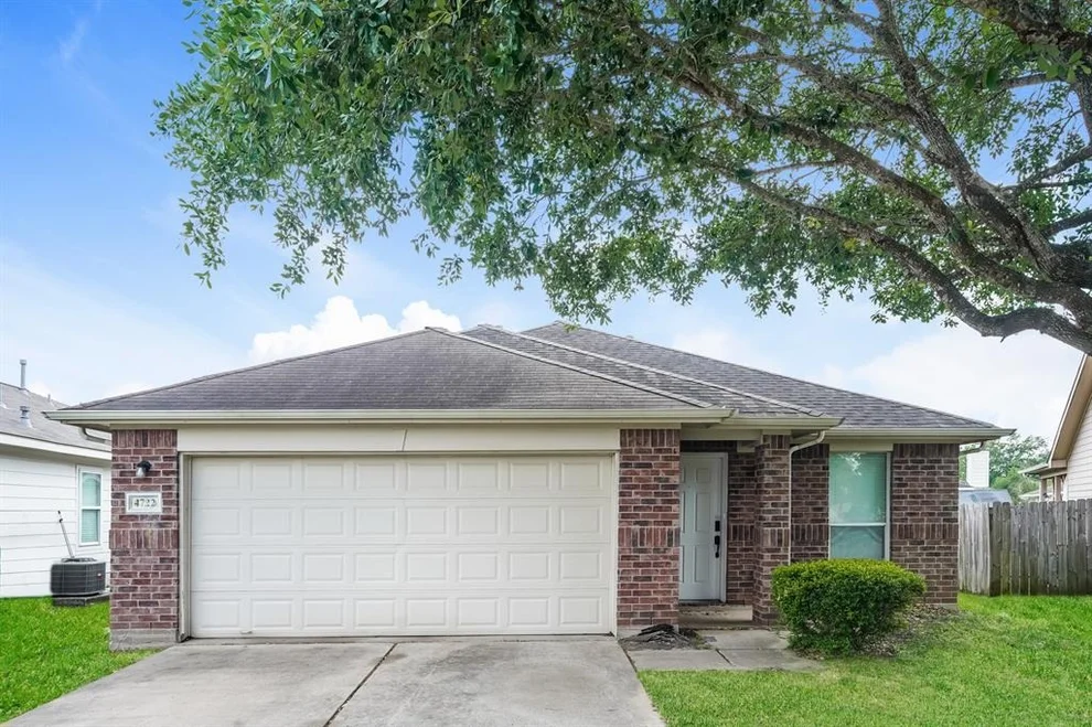 Unit for sale at 4722 Chisholm Hollow, Fresno, TX 77545