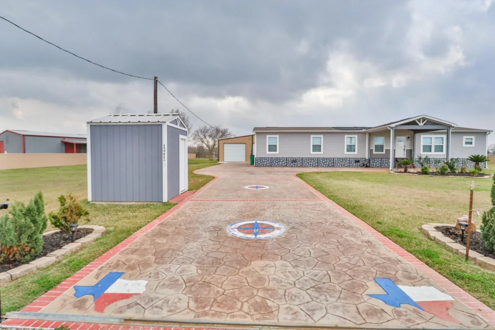 Unit for sale at 15211 Linda Lane, Santa Fe, TX 77517