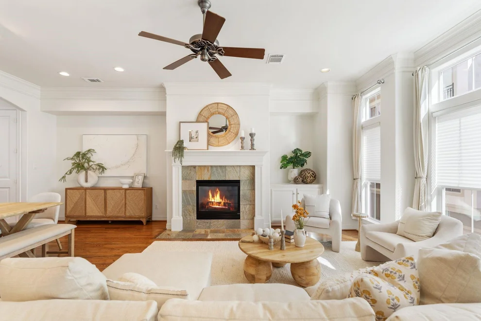 Unit for sale at 653 Hartman Street, Houston, TX 77007