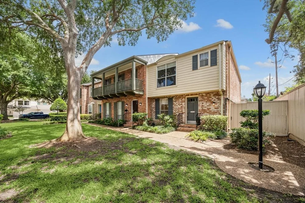 Unit for sale at 1228 Fountain View Drive, Houston, TX 77057