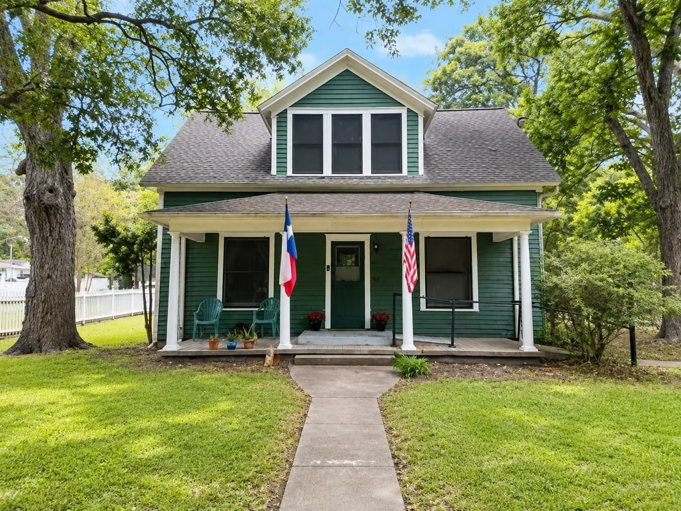 Unit for sale at 1012 W Adoue Street, Alvin, TX 77511